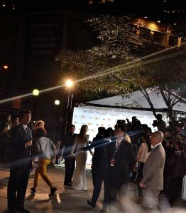 Kate Hudson, poising for cameras